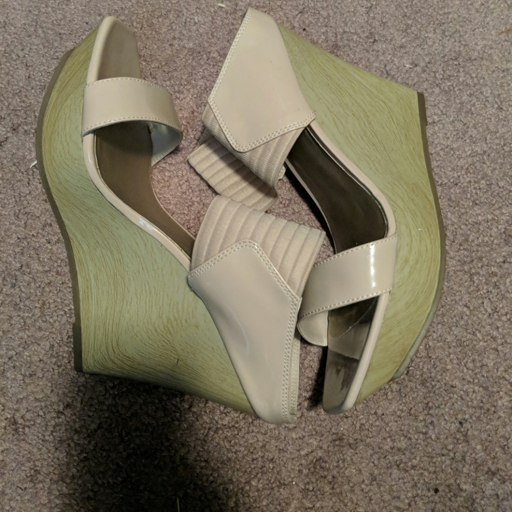 Jessica Simpson - Picture 2 of 3